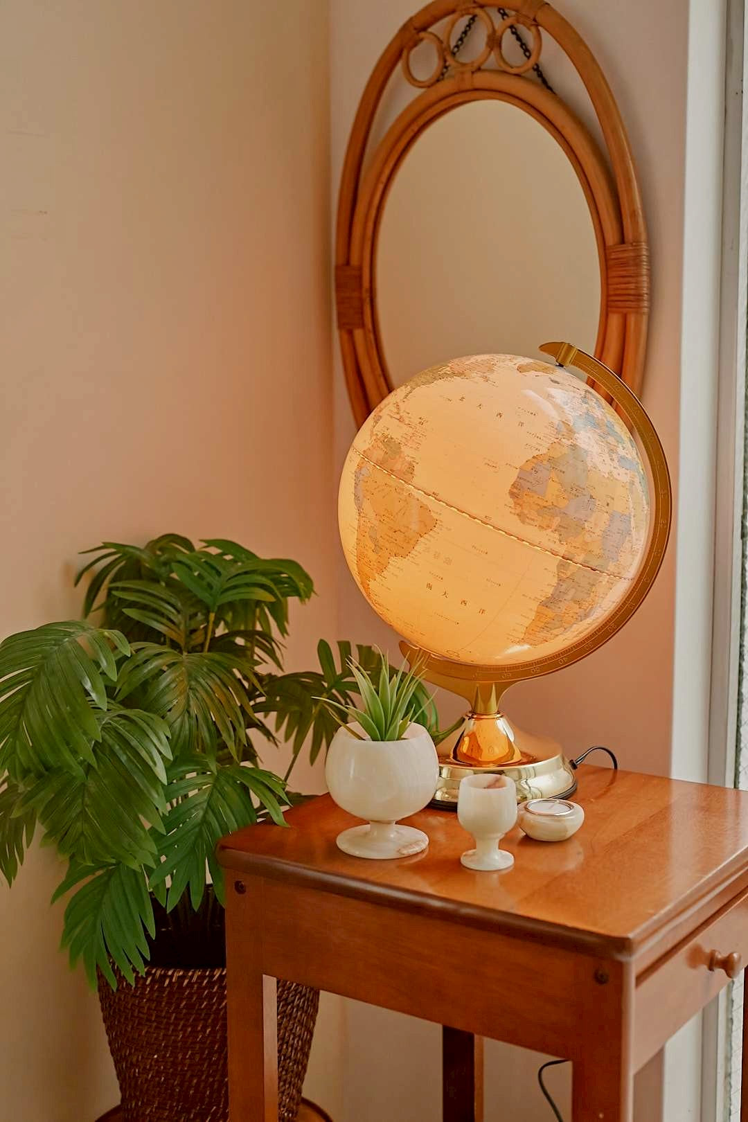 Gold globe lamp