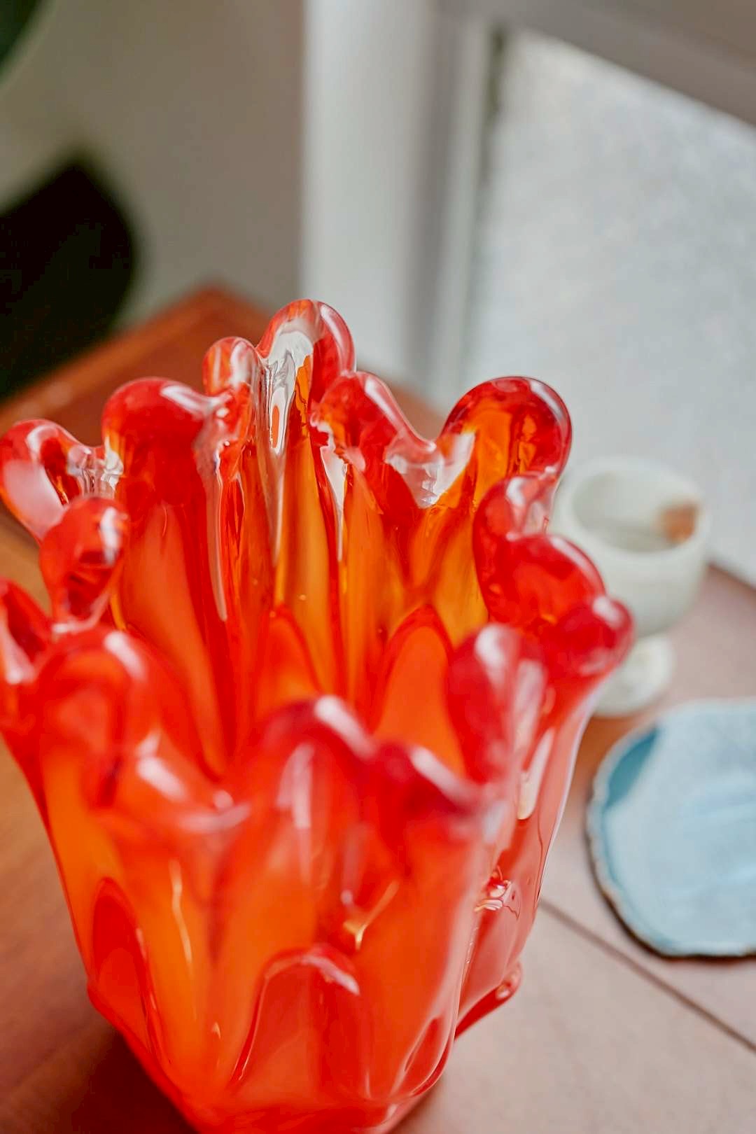 Aurora red vase