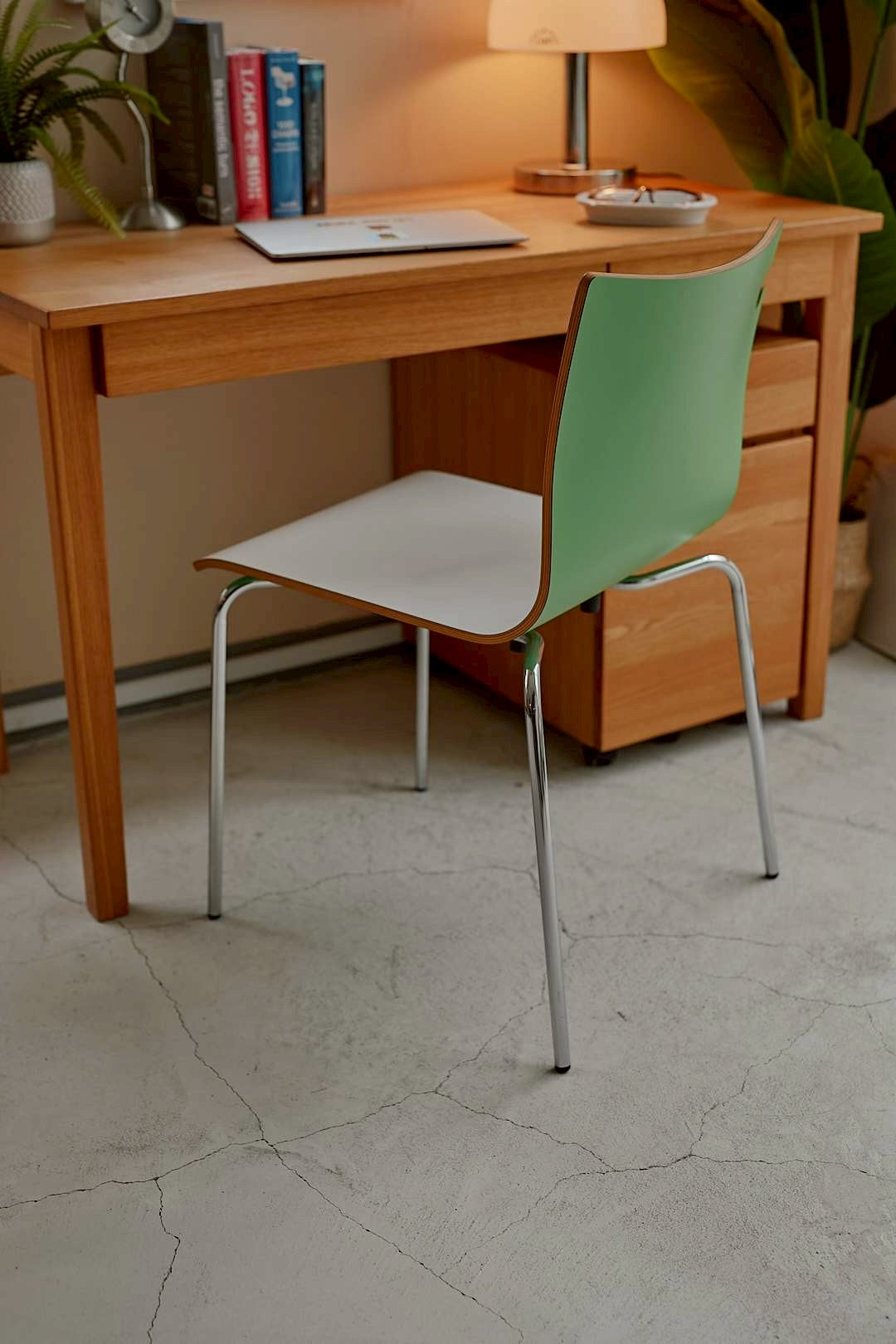 Hook Green Chair