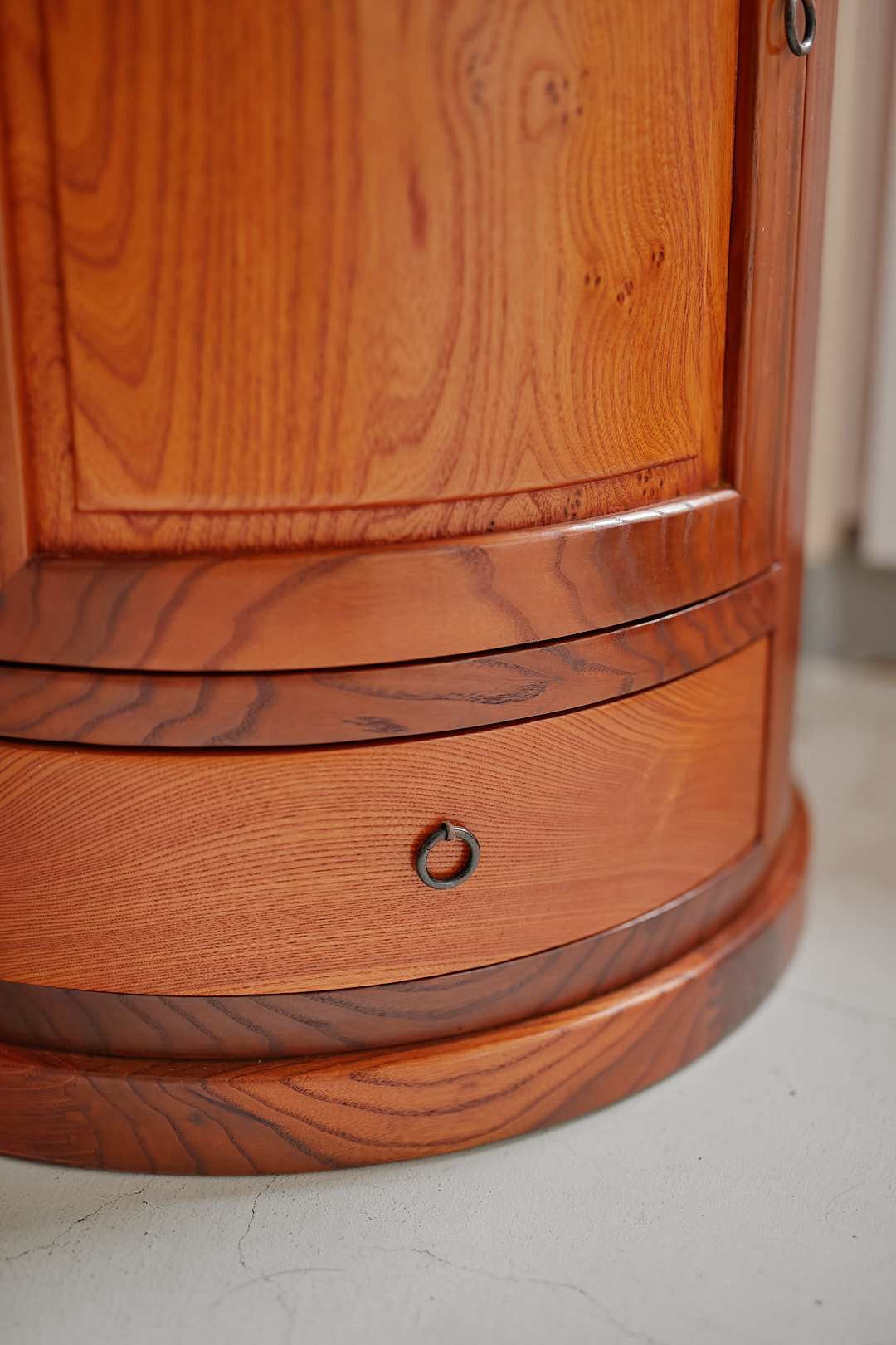 Richo Butterfly Table Cabinet