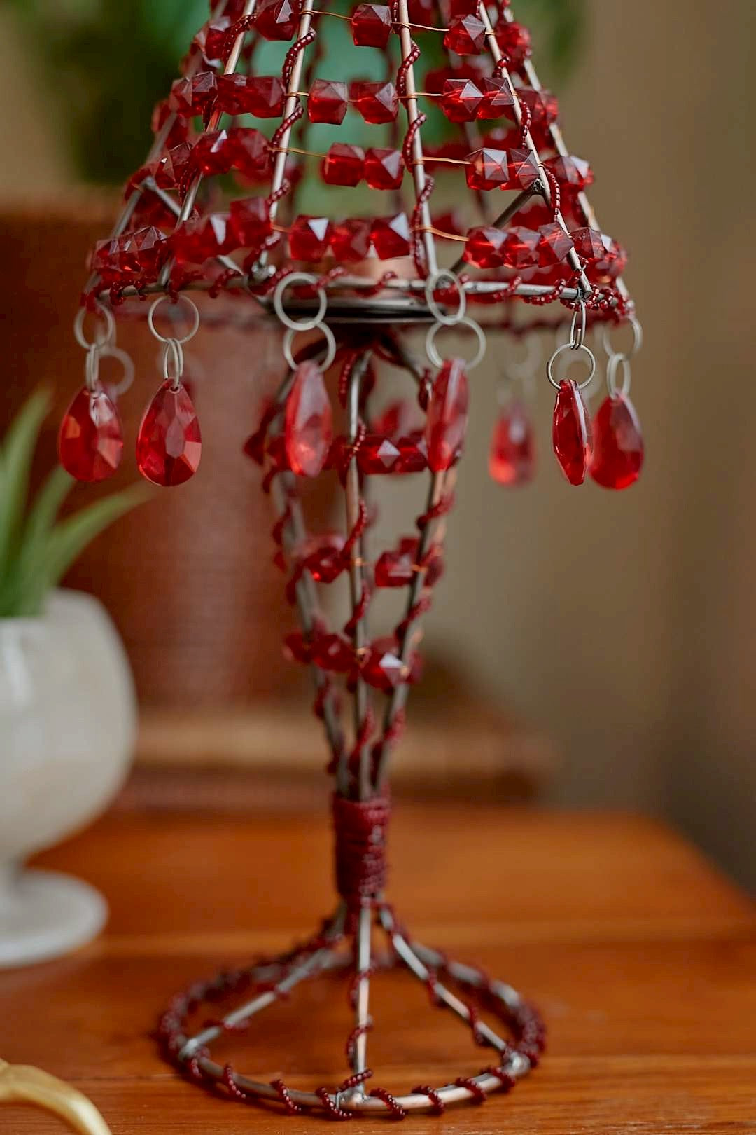 Red beads candle stand