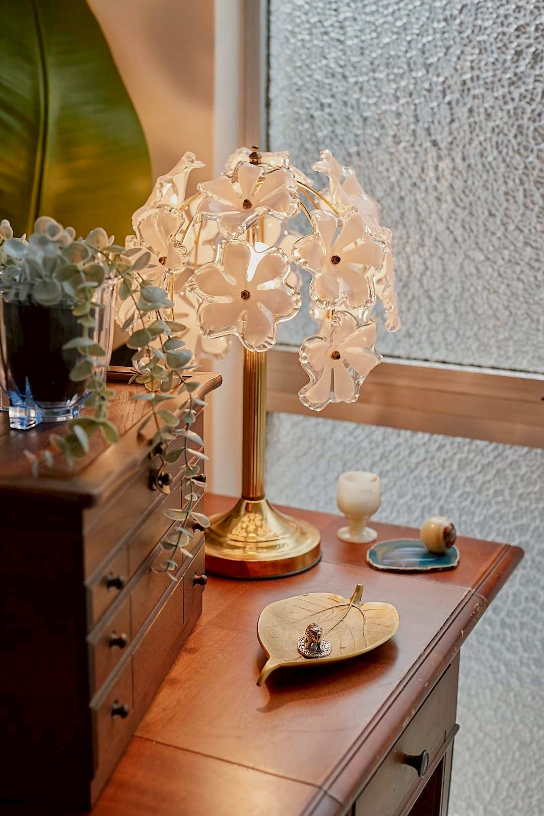 Blooming flower lamp