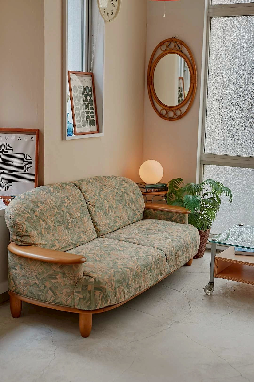 カリモク Natural Wood Arm Sofa