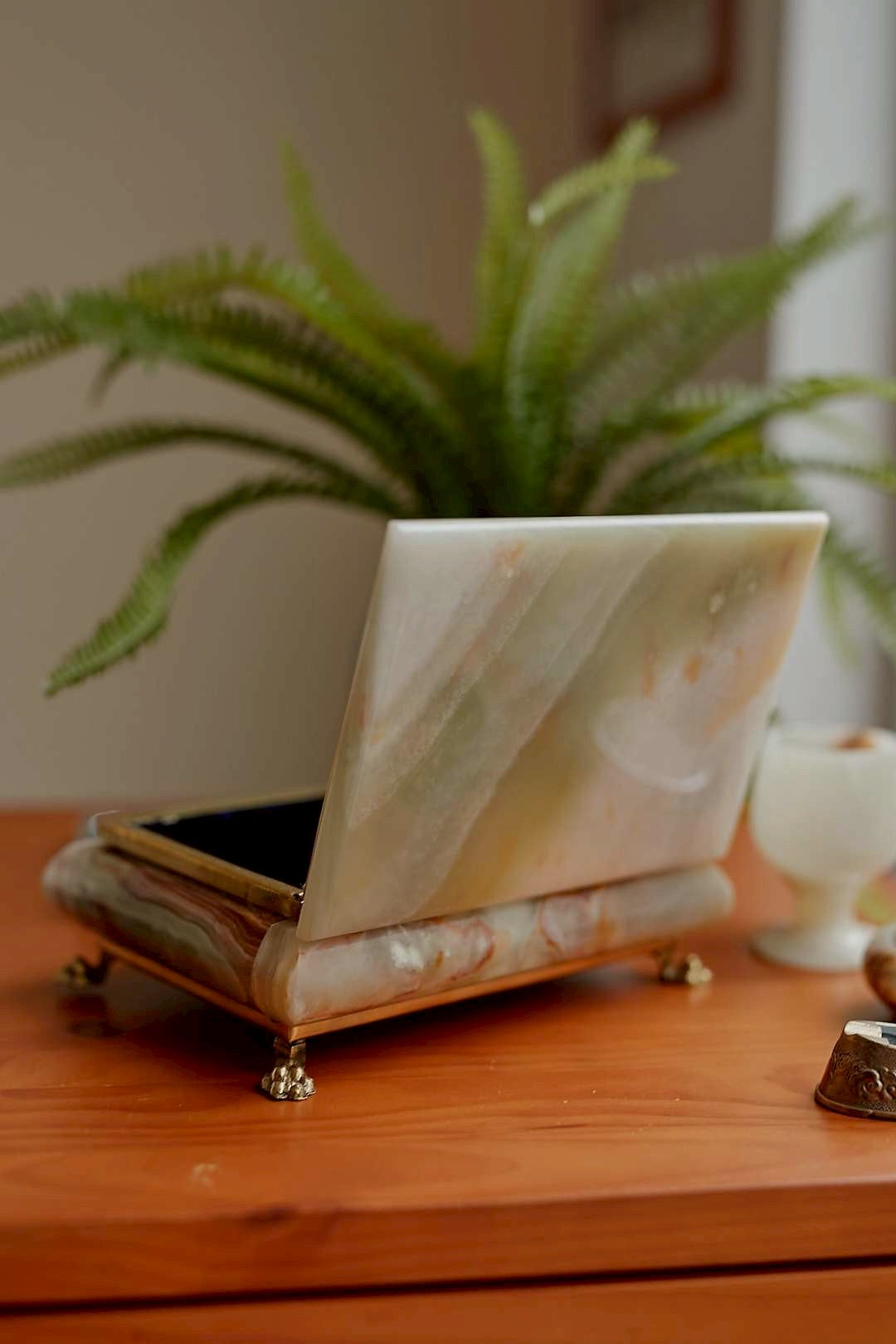 Onyx jewelry case