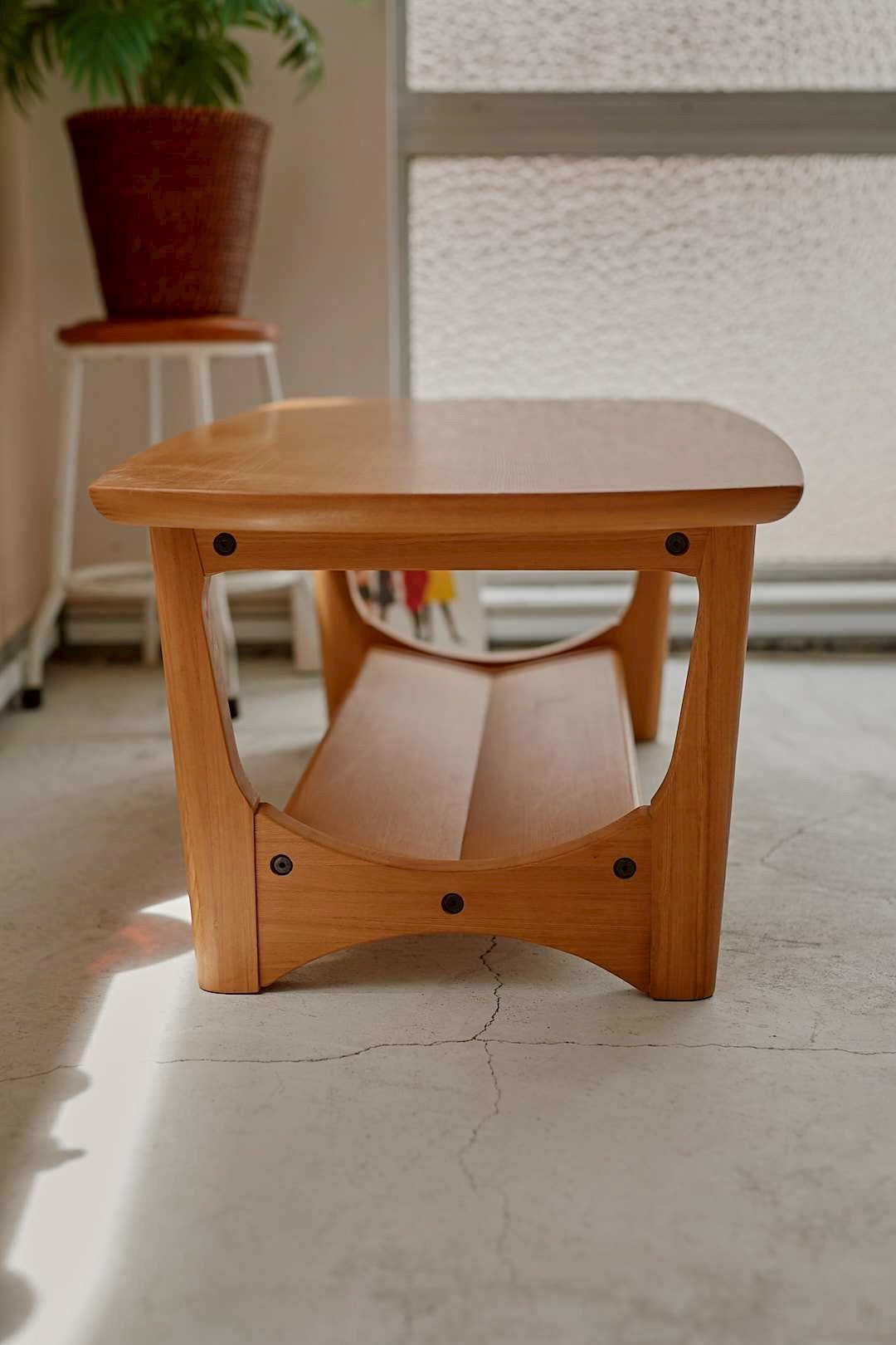 Oak Curve Low Table