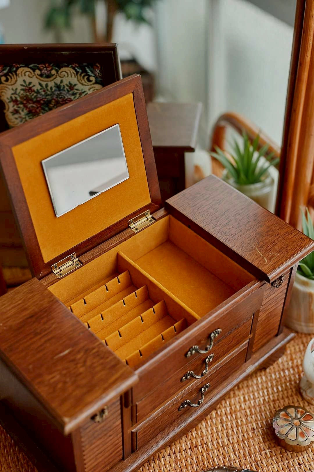 Rose Tapestry Jewel Chest