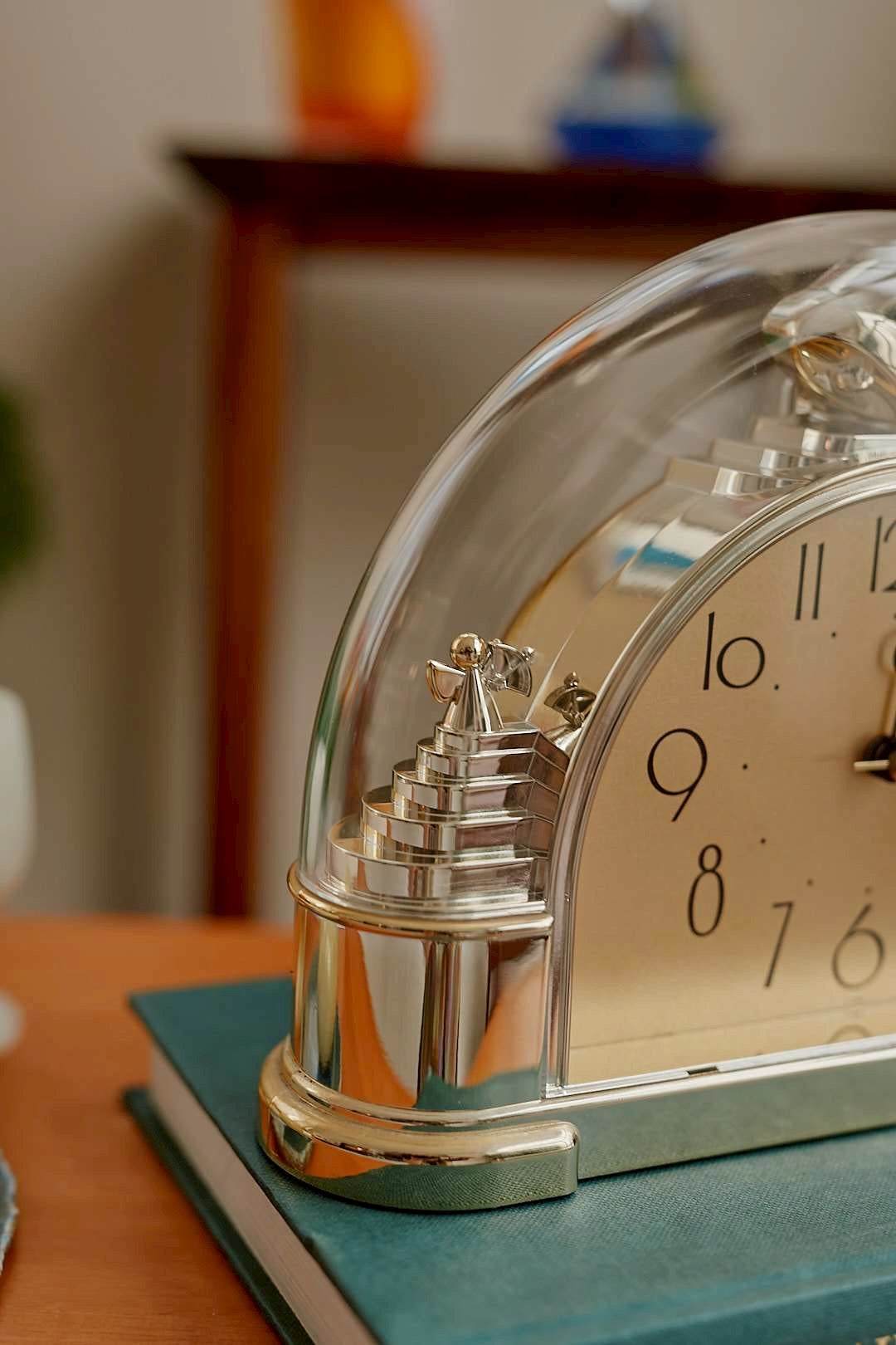 CITIZEN Crystal Arch Clock