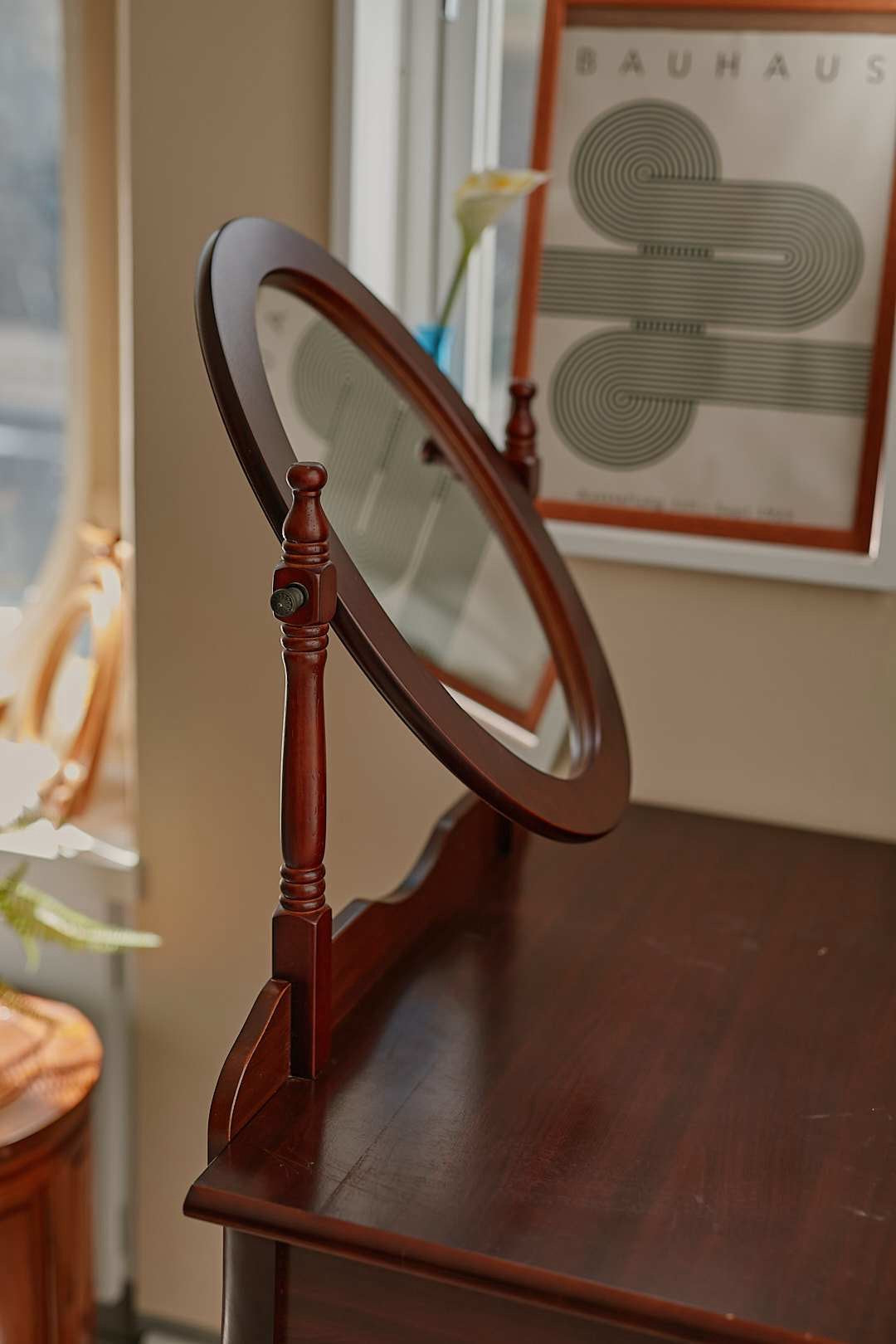 Classical Oval Dresser