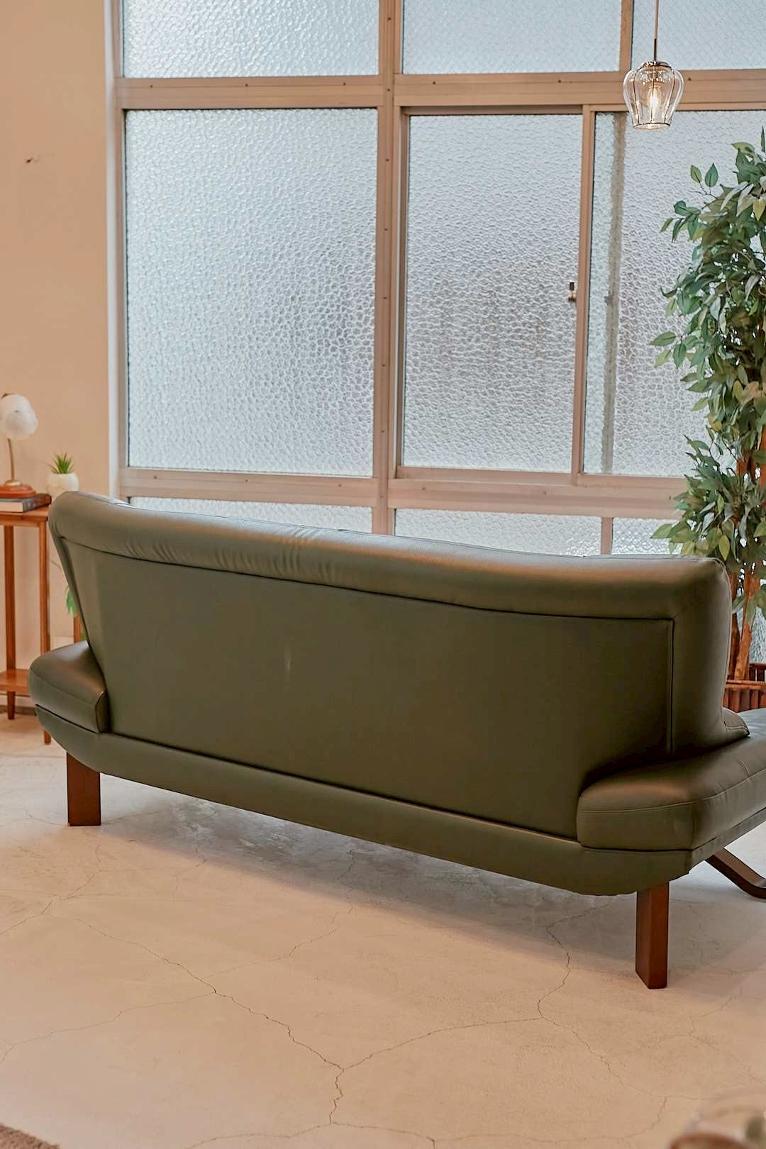 Leather Lounge Sofa & Ottoman