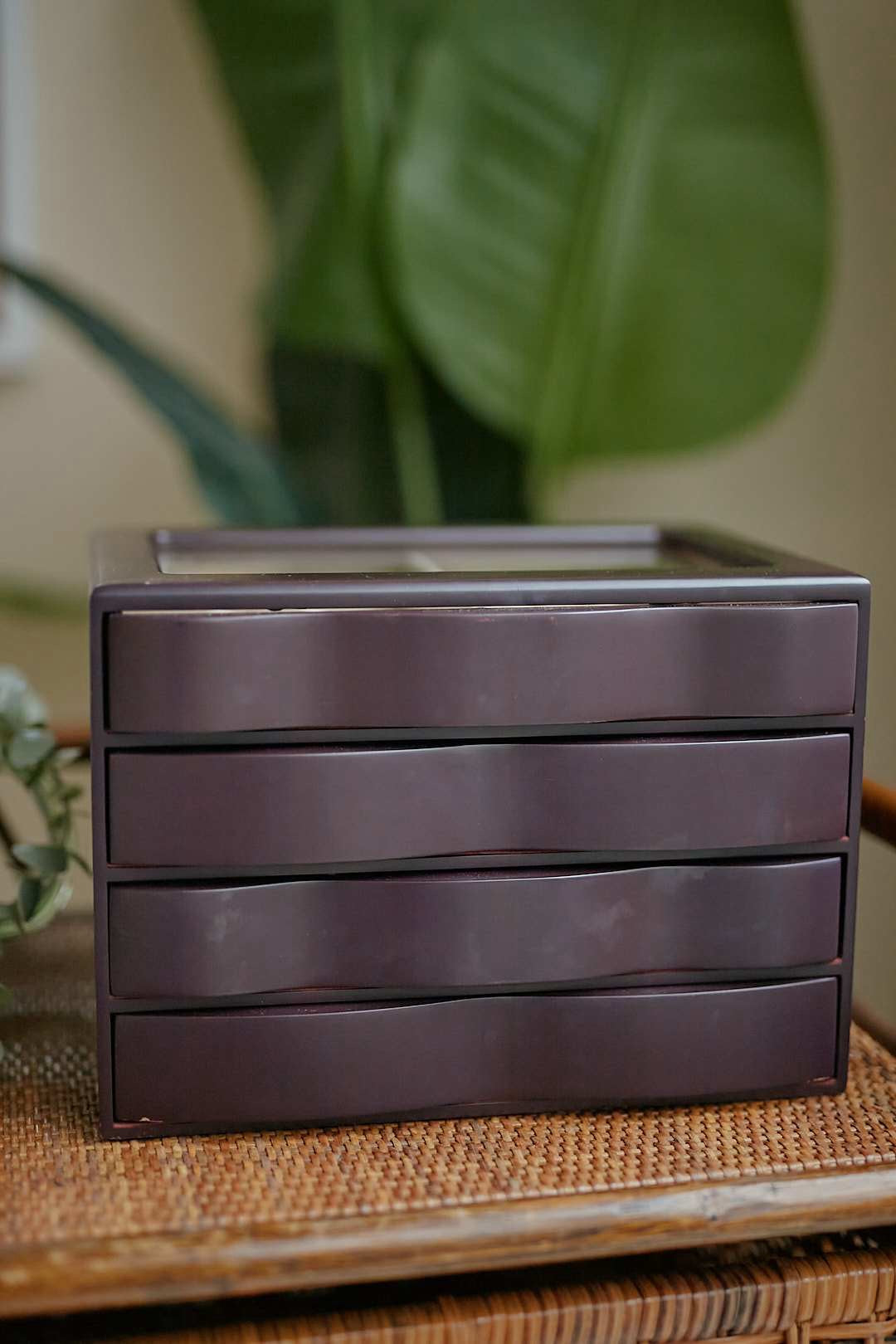 Brown Wave Jewelry Chest
