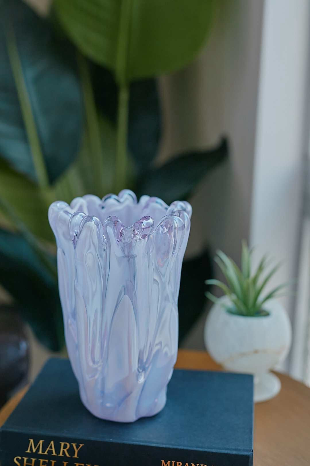 Aurora Lavender Frill Vase
