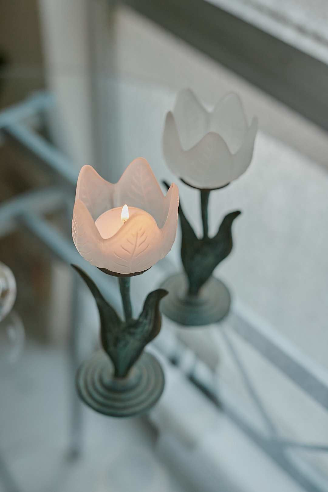 Frost tulip candle holde