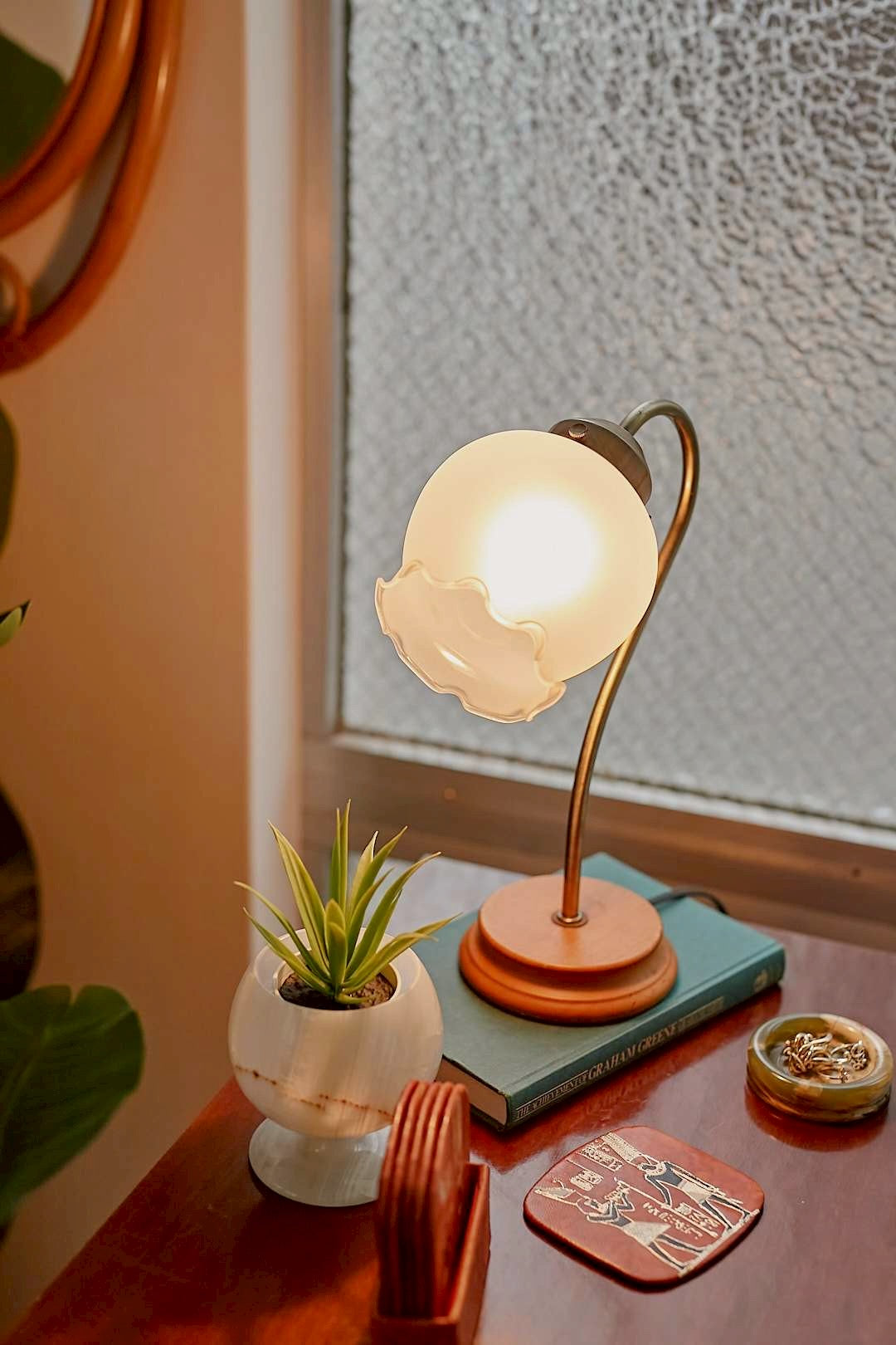 Lily of the valley table lamp