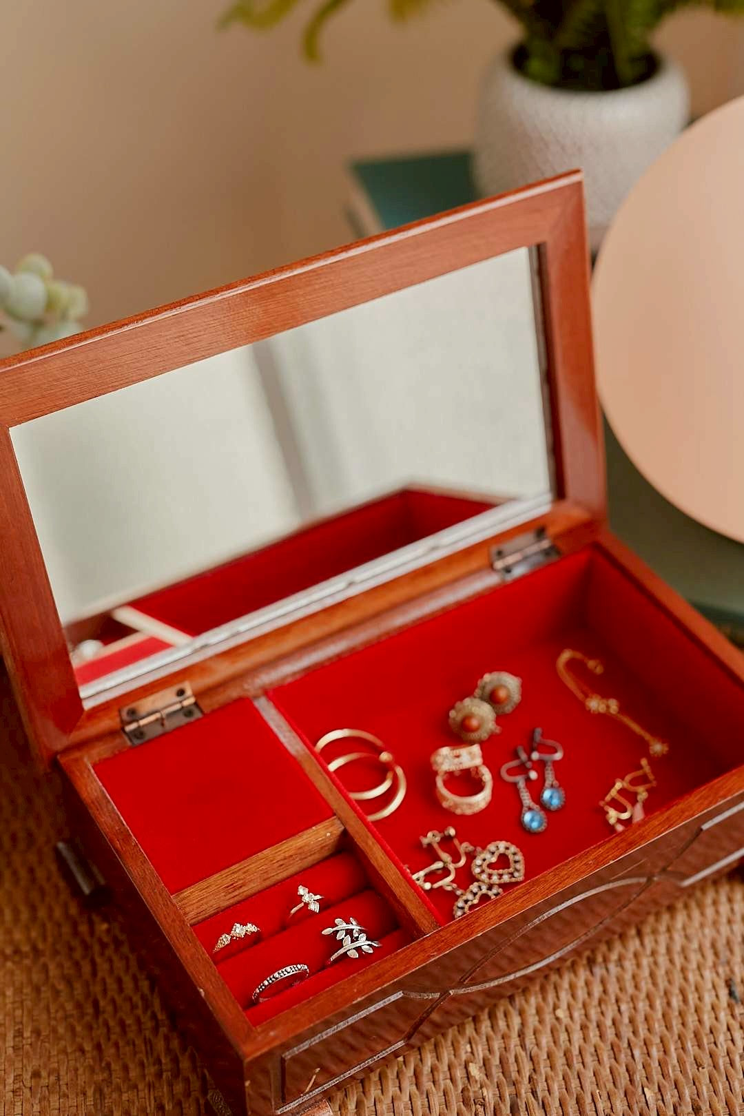 Flower Inlay Jewelry Box