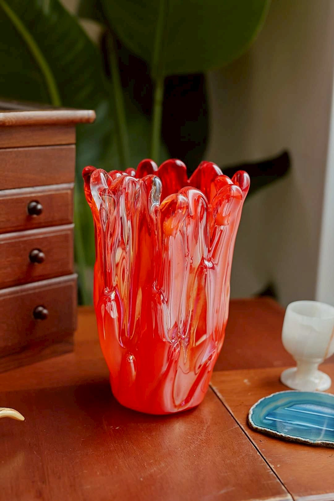 Aurora red vase