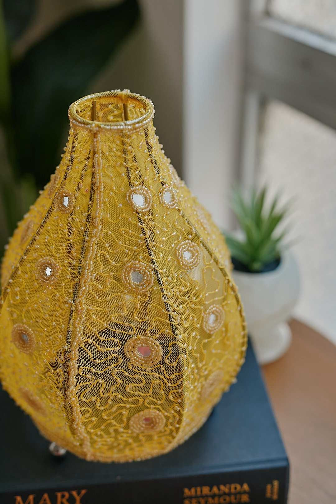 Taj Mahal Bead Lamp (yellow)