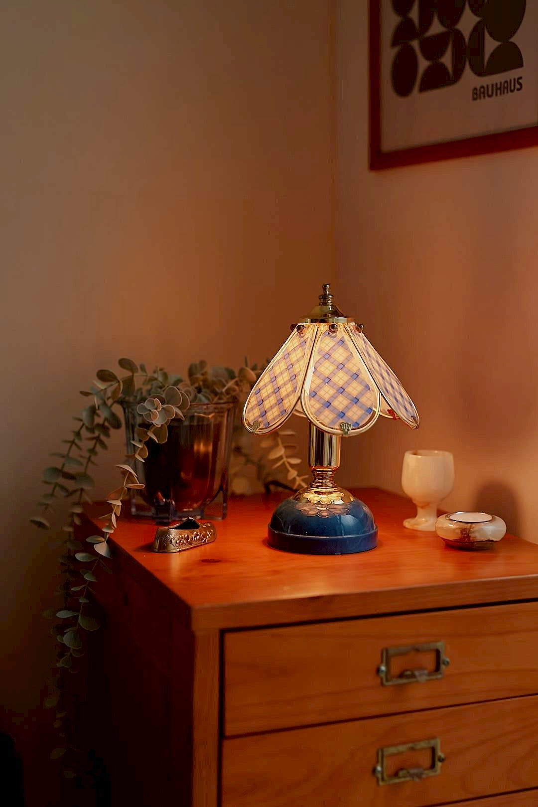 Blue check touch lamp