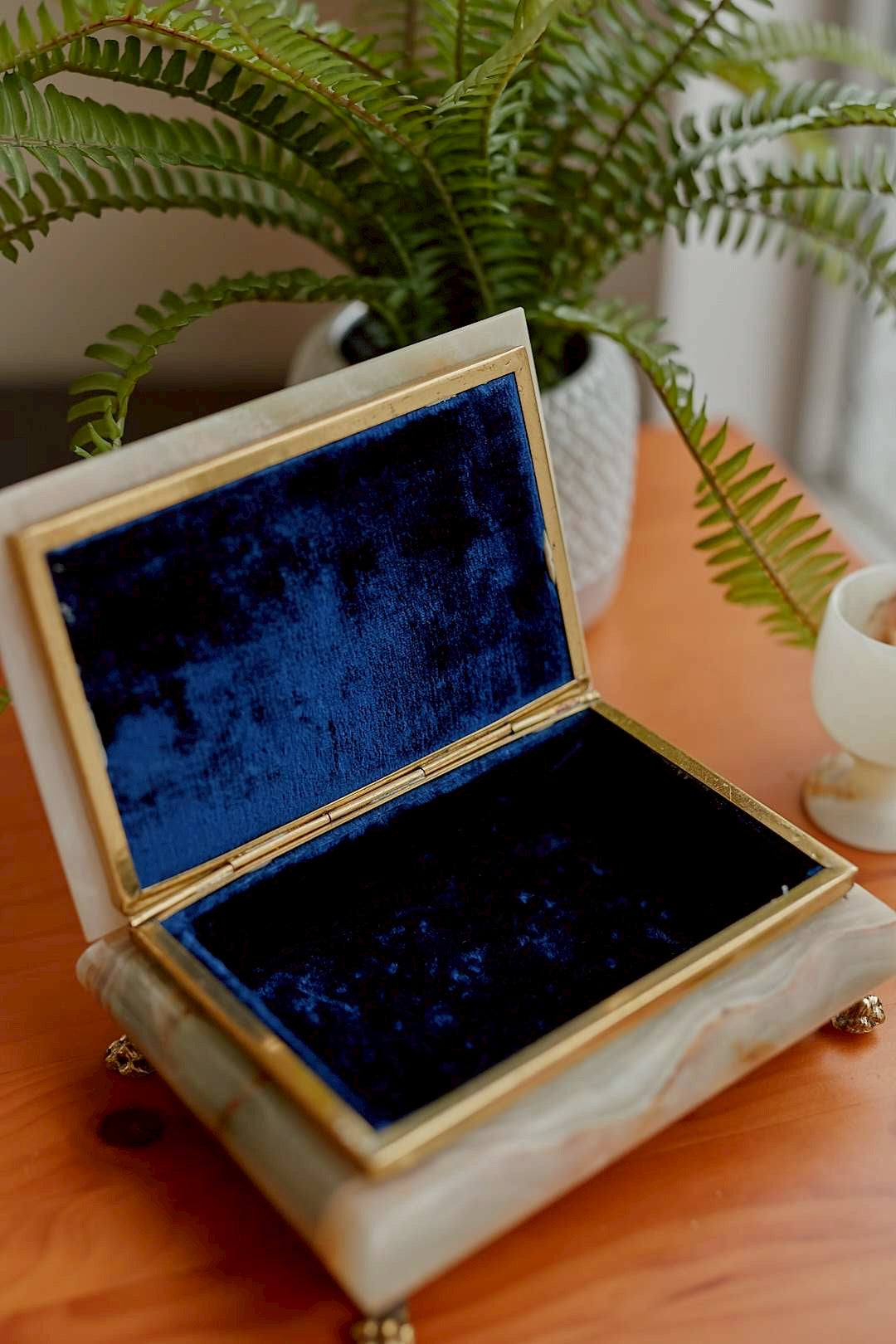 Onyx jewelry case