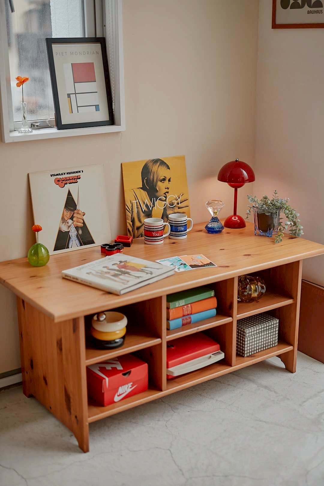 Tree knot open shelf