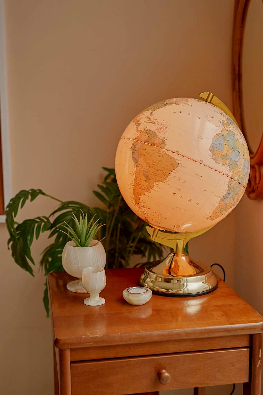 Gold globe lamp