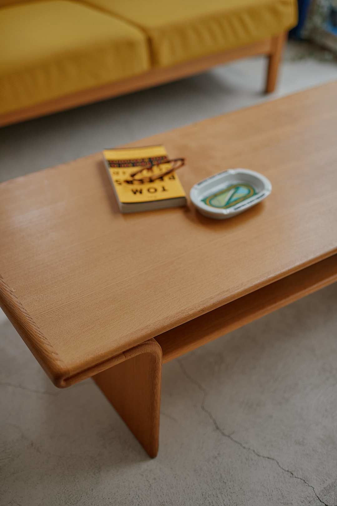 Round Edge Low Table