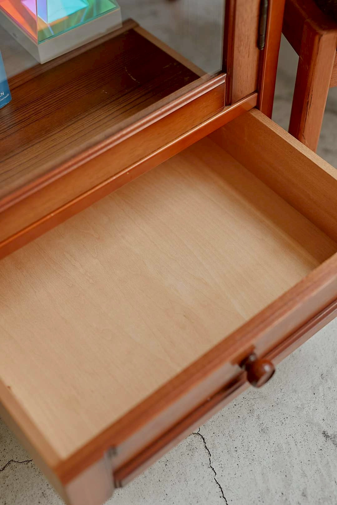 Modern Showcase Cabinet