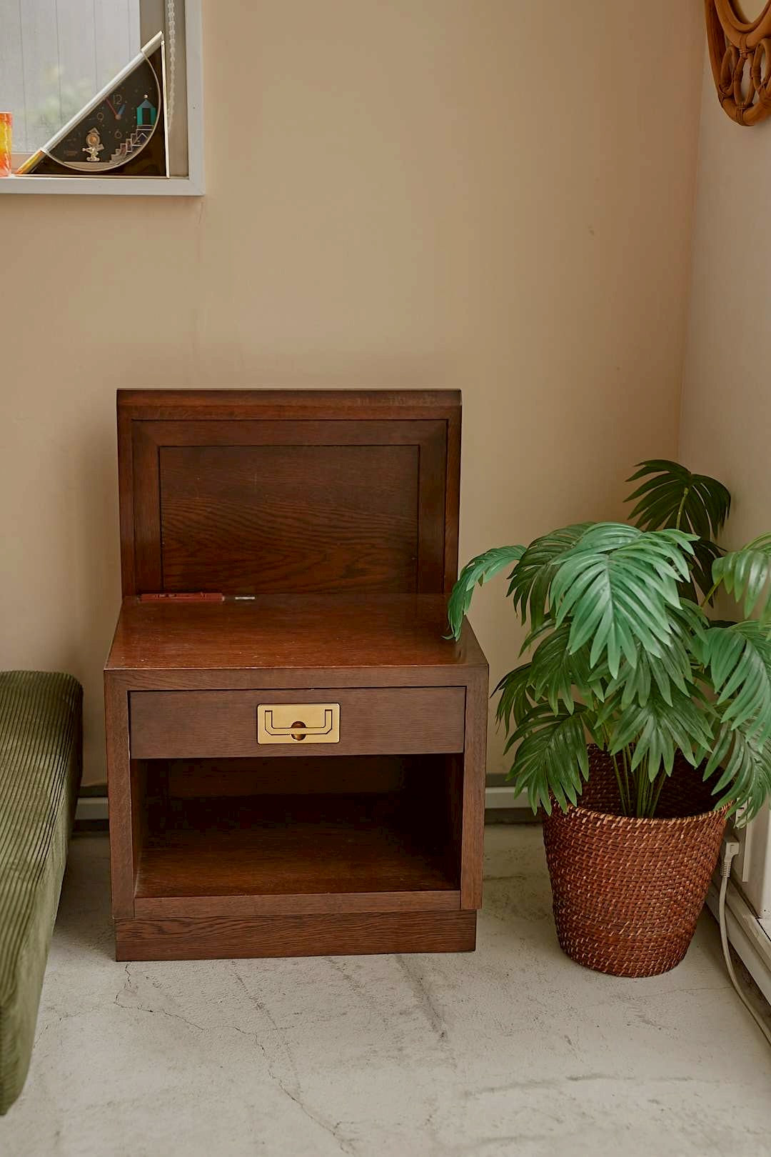 カリモク Classic Side Chest