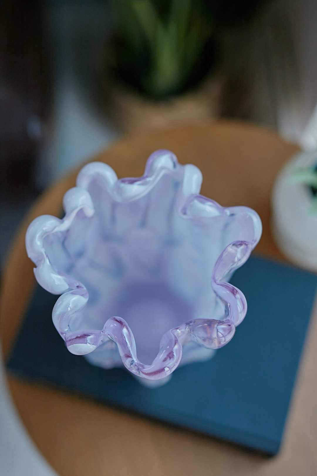 Aurora Lavender Frill Vase