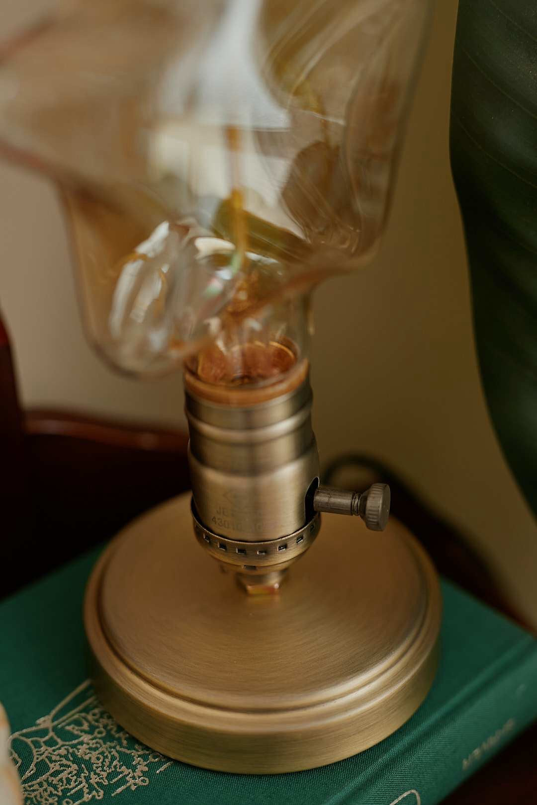 Star shaped edison lamp
