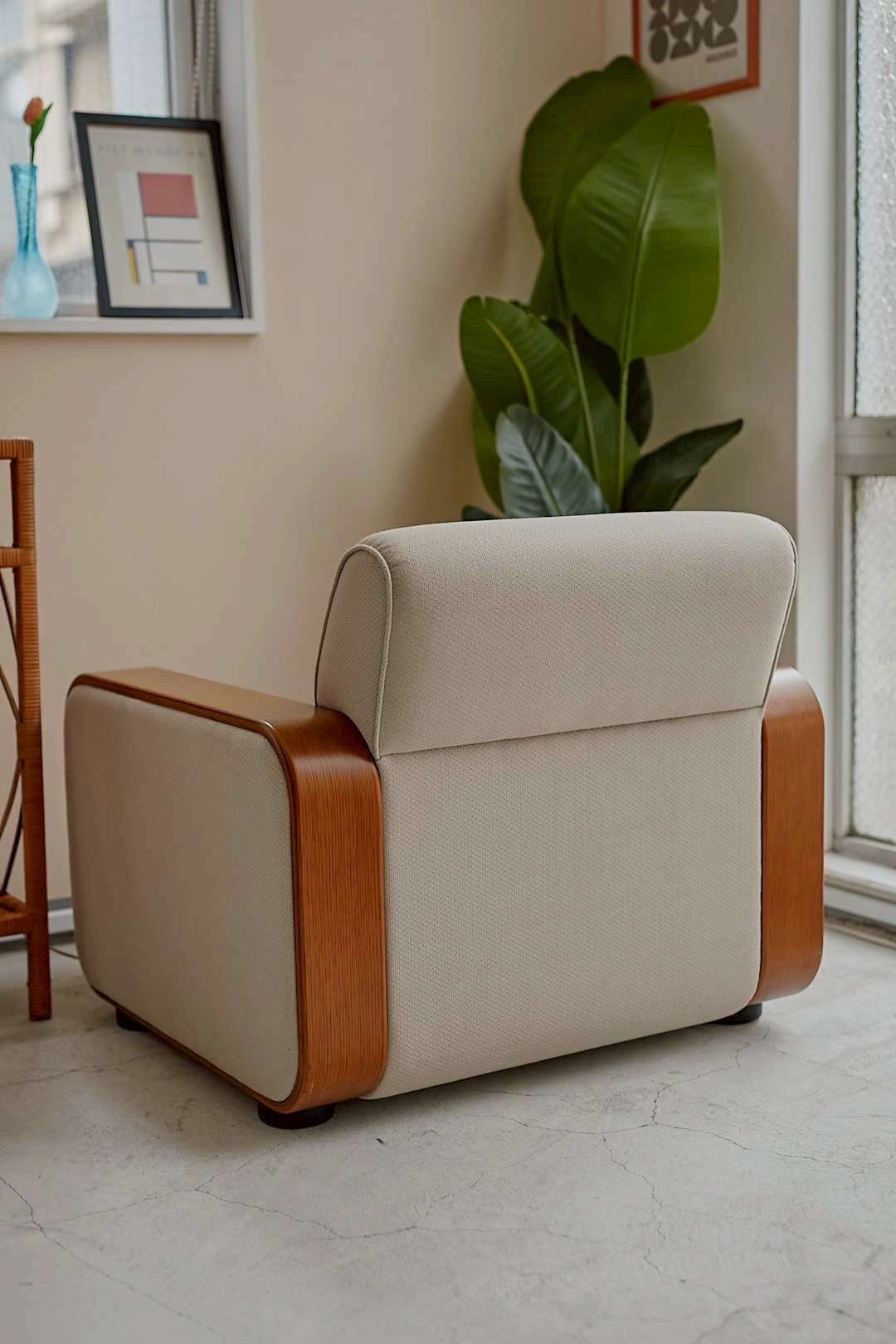 Tender Curve Lounge Chair