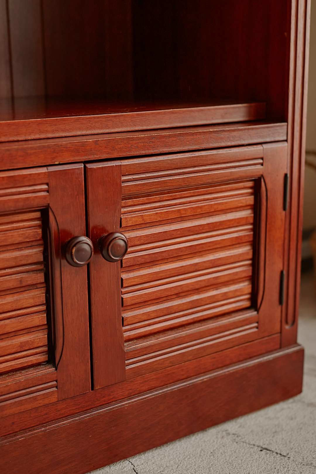 Classic Louver Book Cabinet