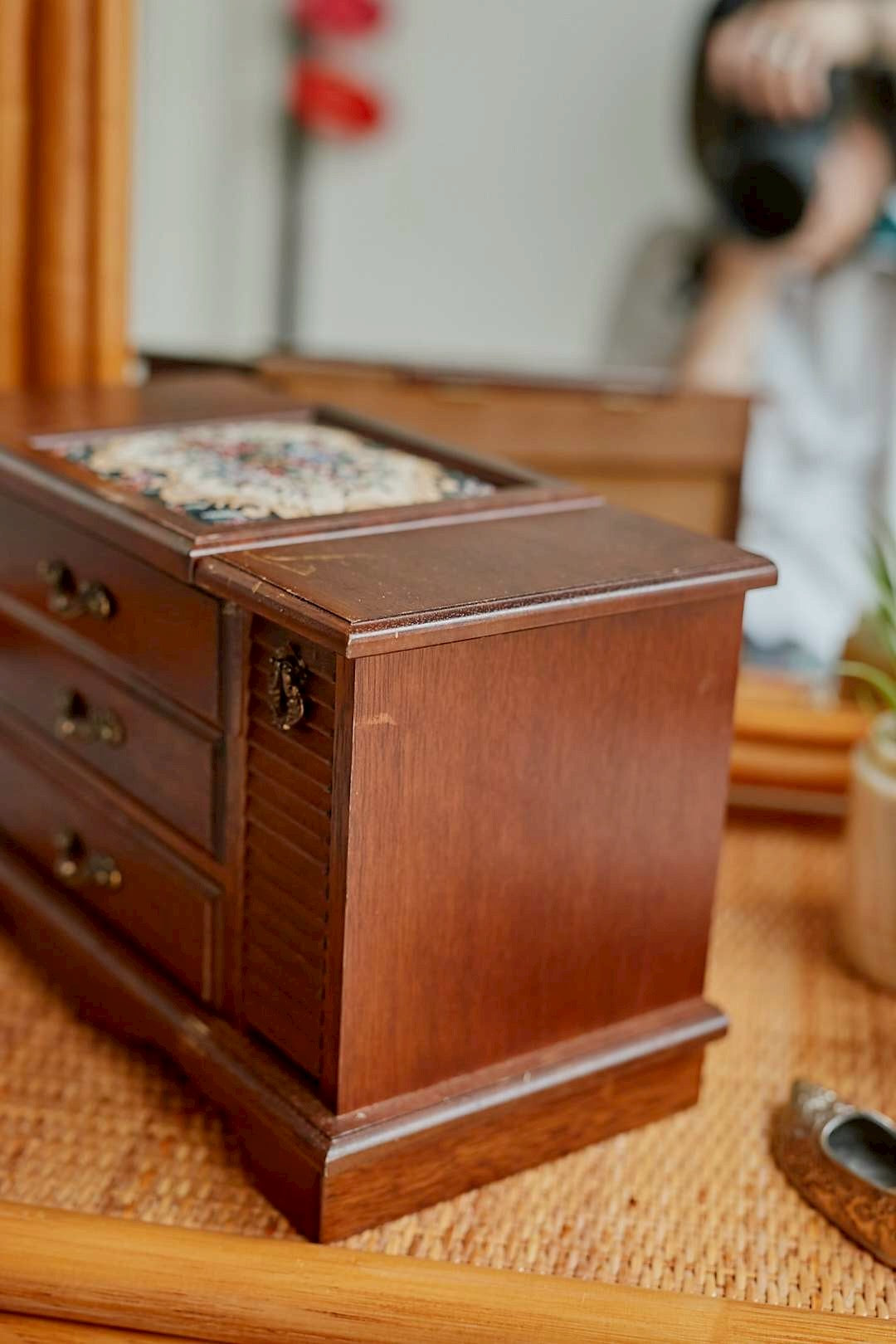 Rose Tapestry Jewel Chest