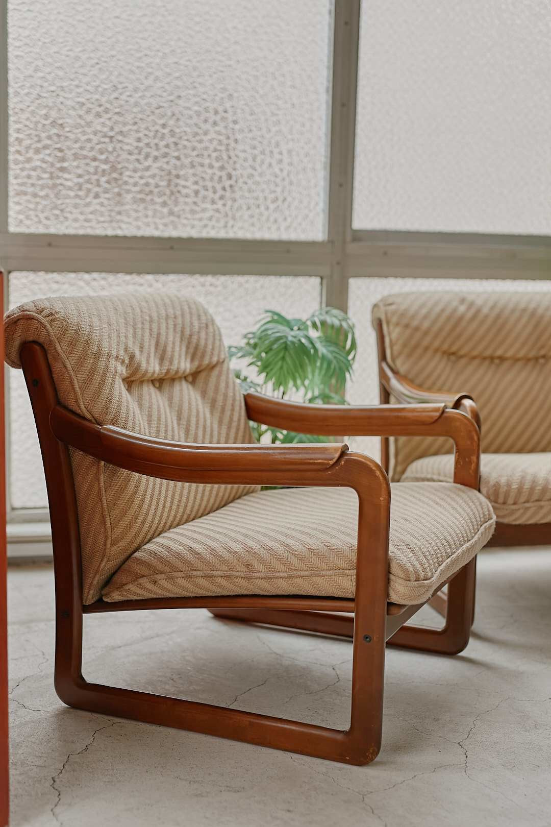 カリモク Stripe Arm Sofa
