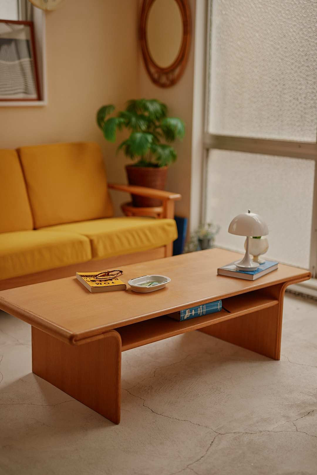 Round Edge Low Table