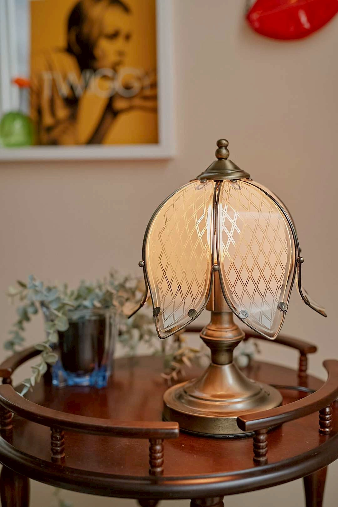 Lattice glass shade lamp