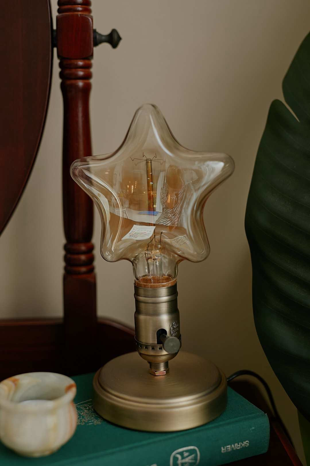 Star shaped edison lamp