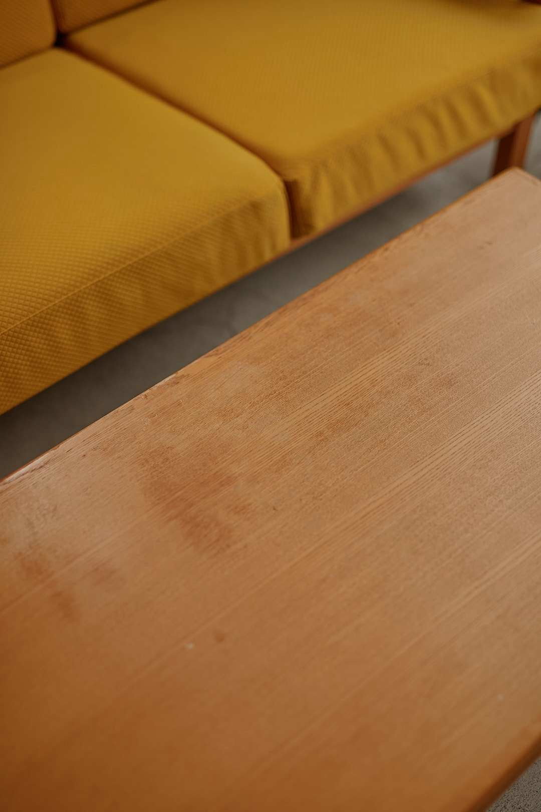 Round Edge Low Table