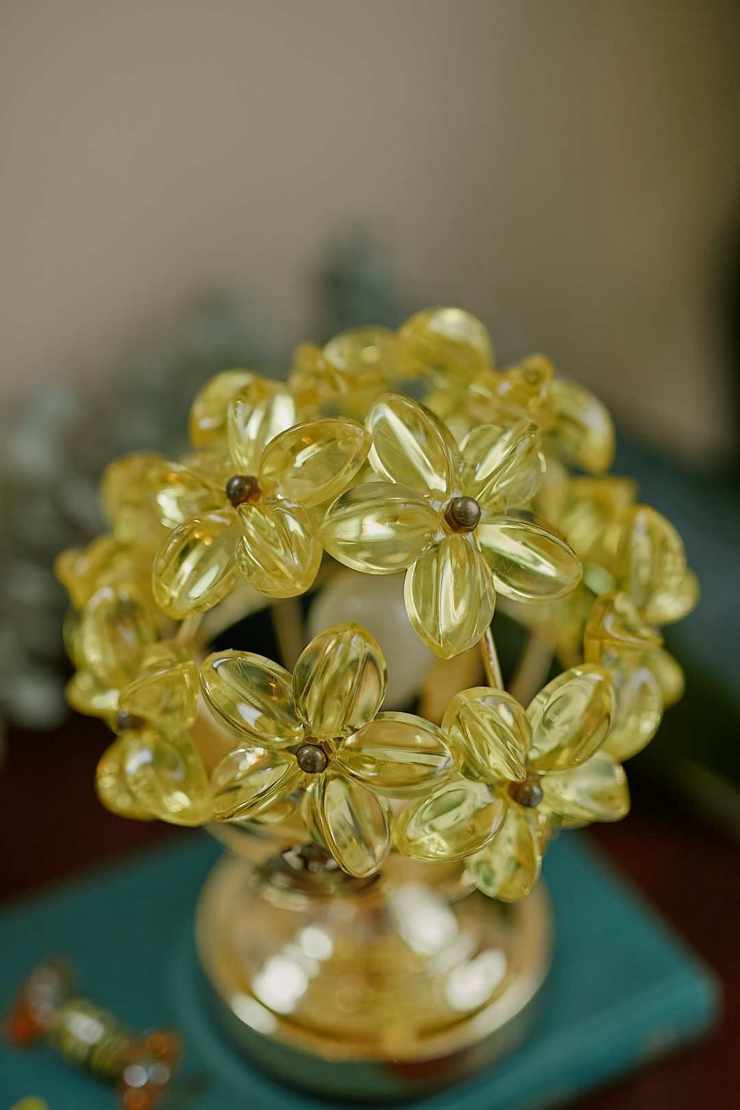 Yellow flower bloom lamp