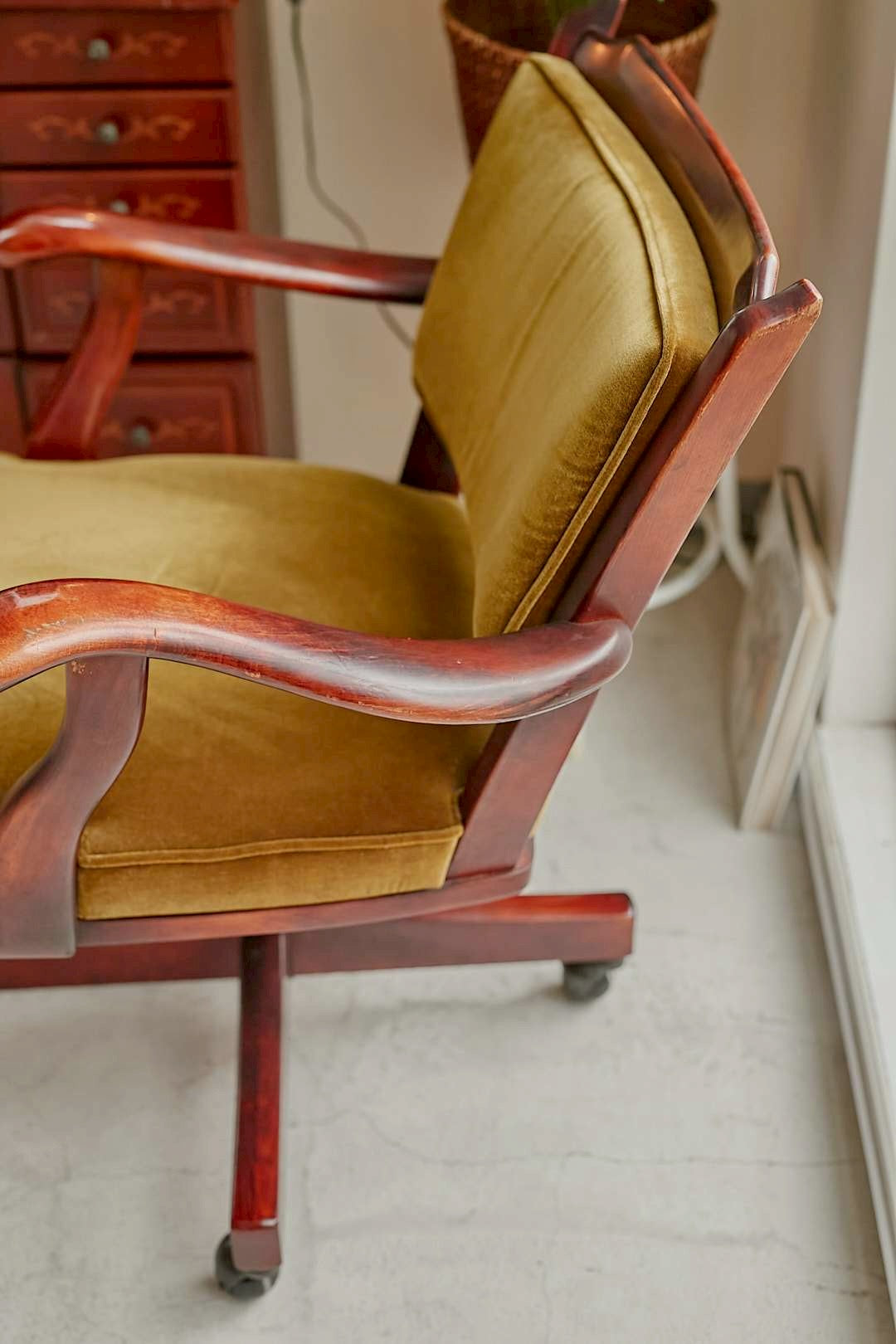 カリモク Colonial Series Desk Chair