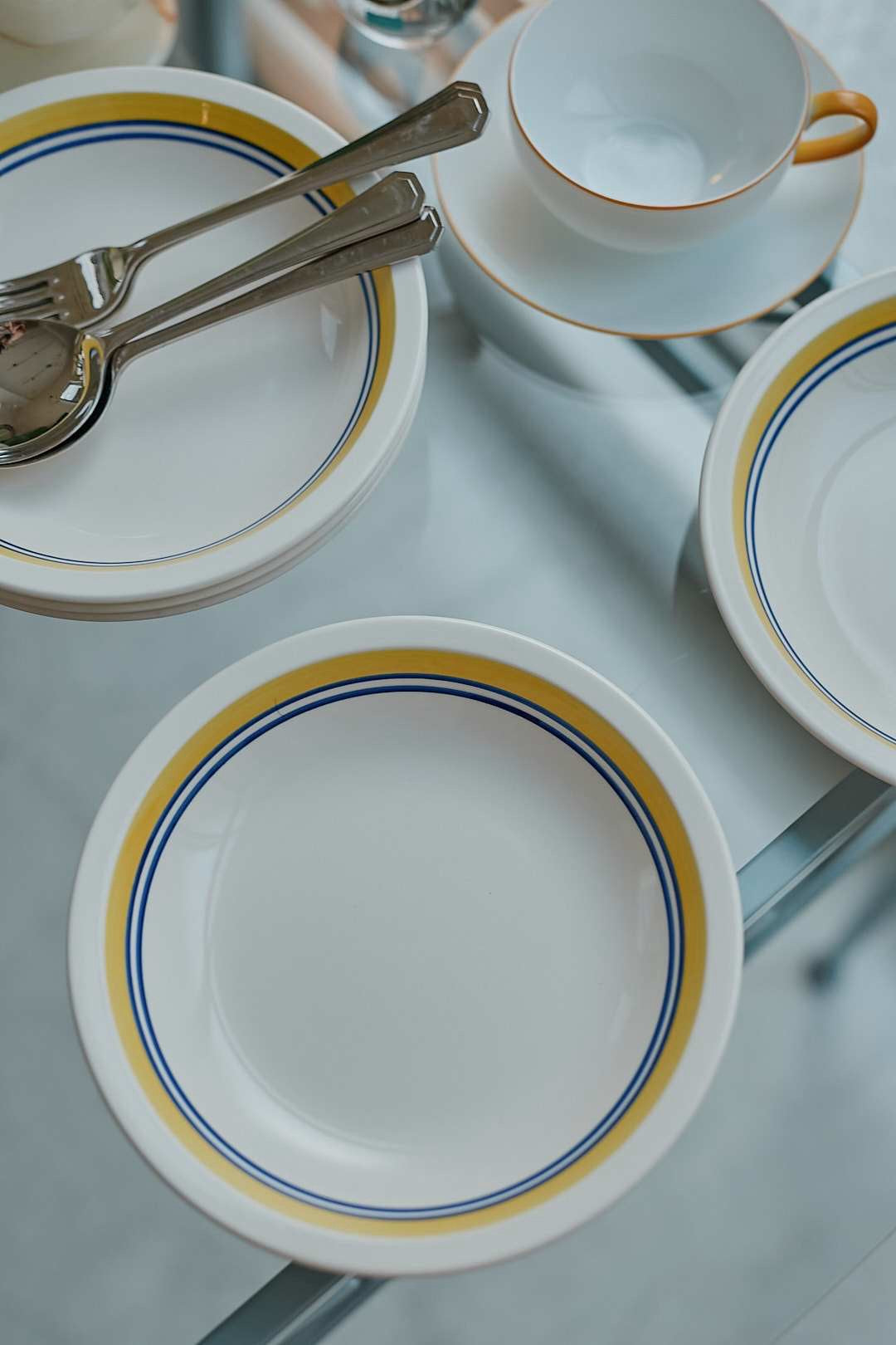 Circle Line Plate