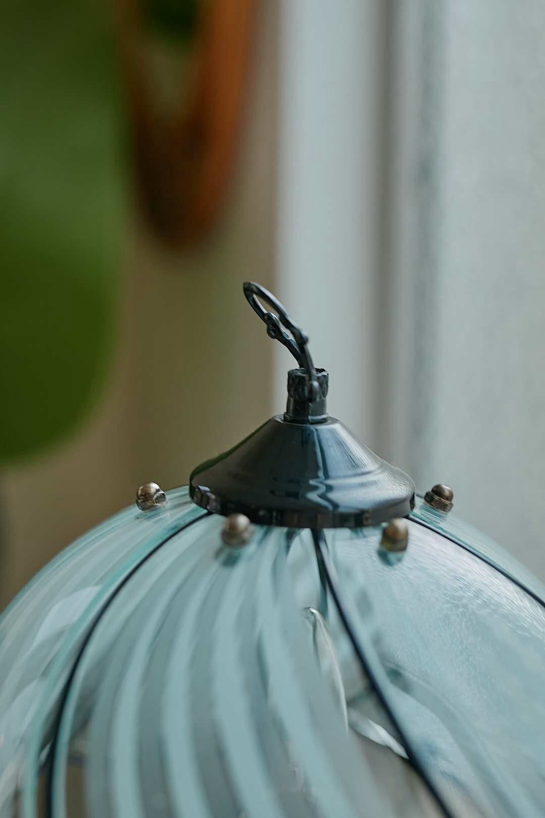 Black spherical touch-sensor lamp