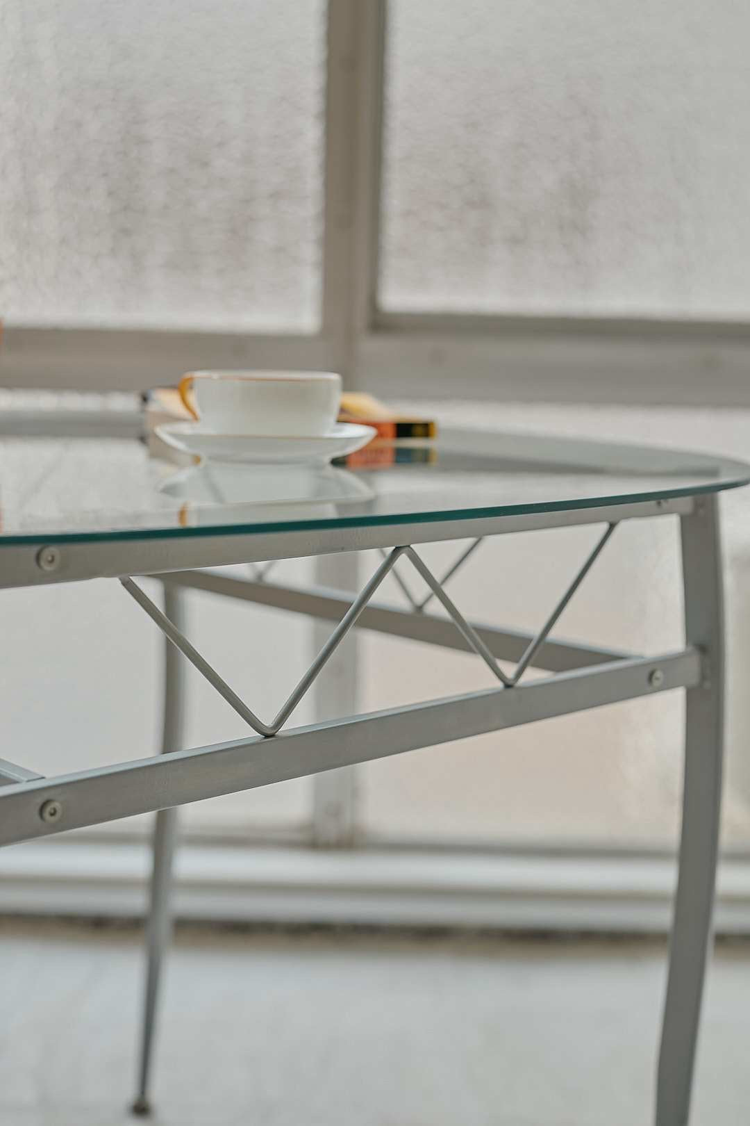 Heart Chair&Oval Glass Table Set