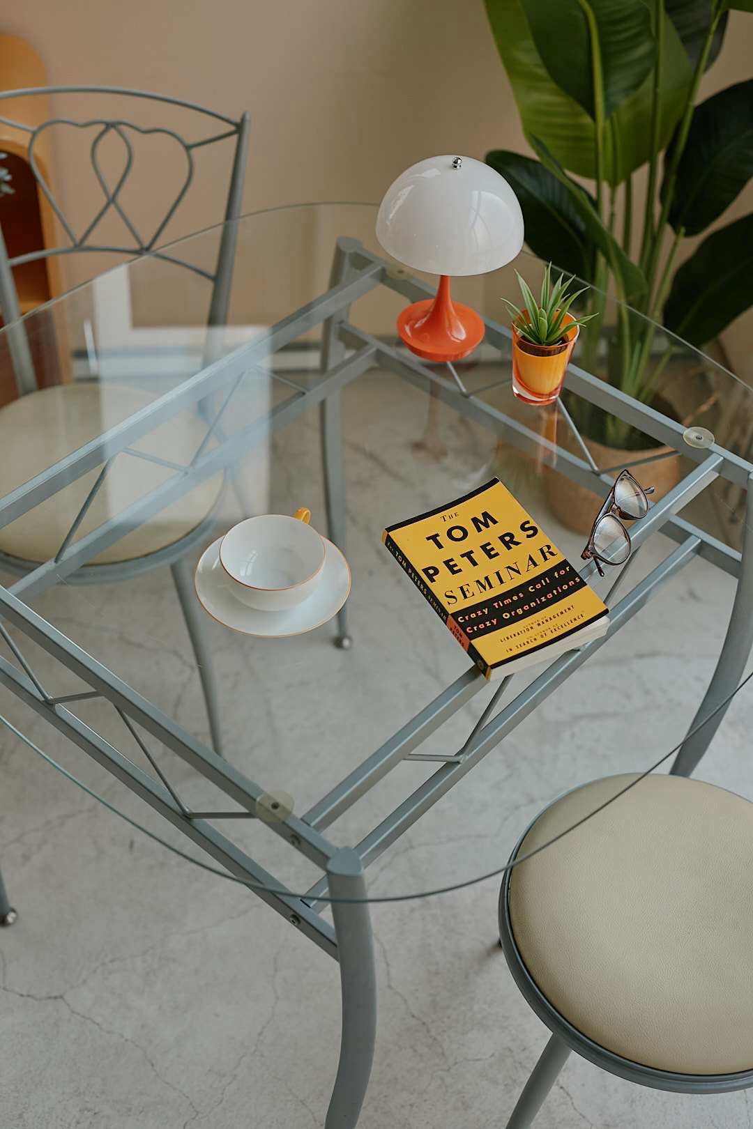 Heart Chair&Oval Glass Table Set