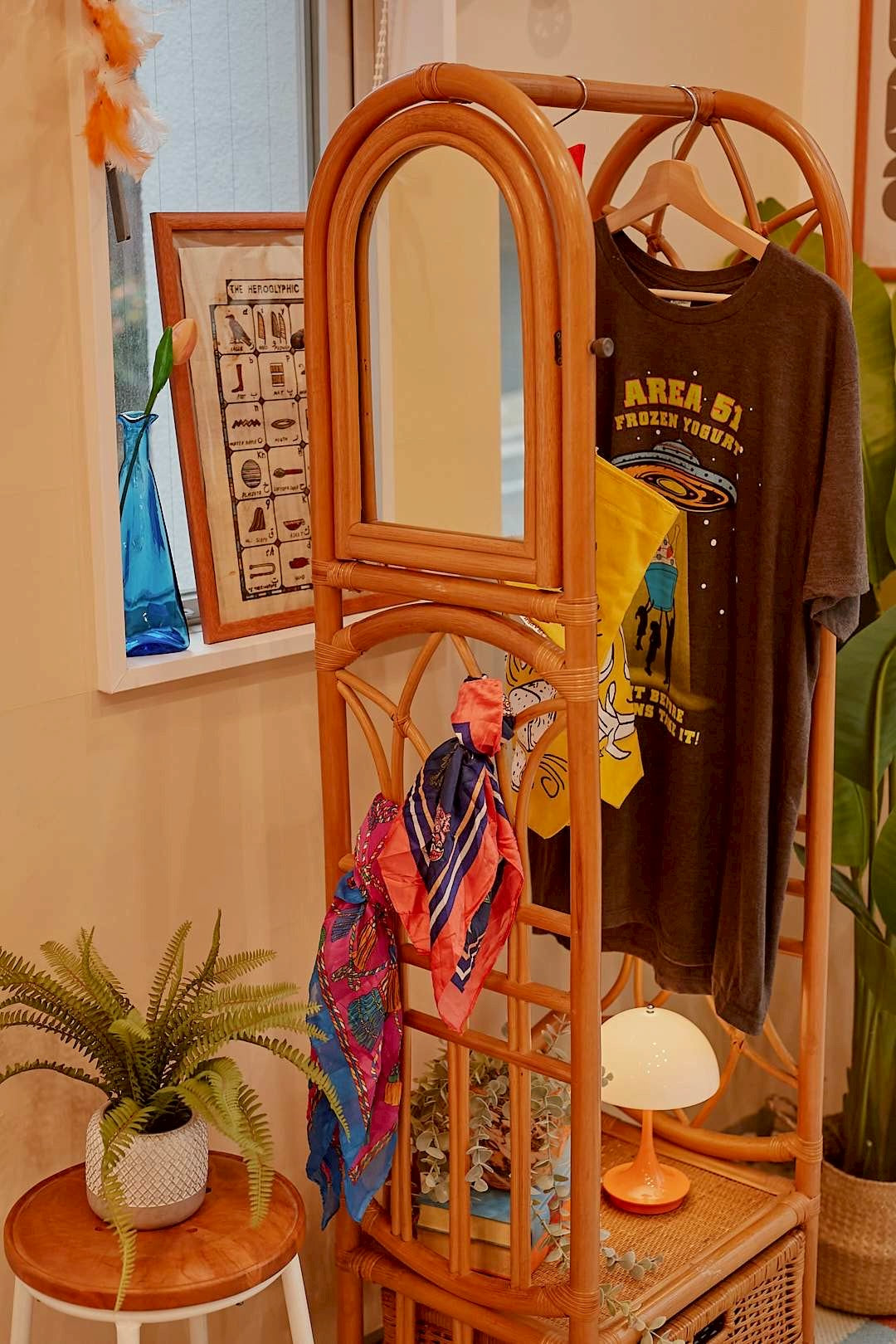 Rattan Mirror hanger rack