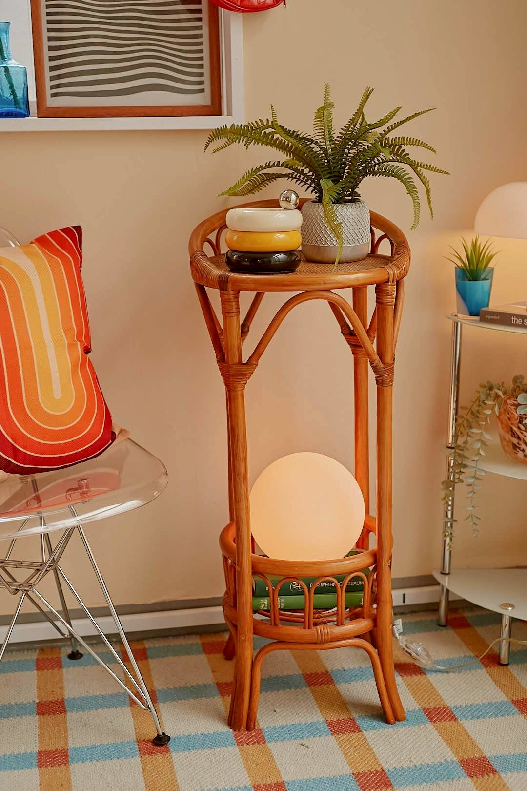Rattan Pedestal Stand