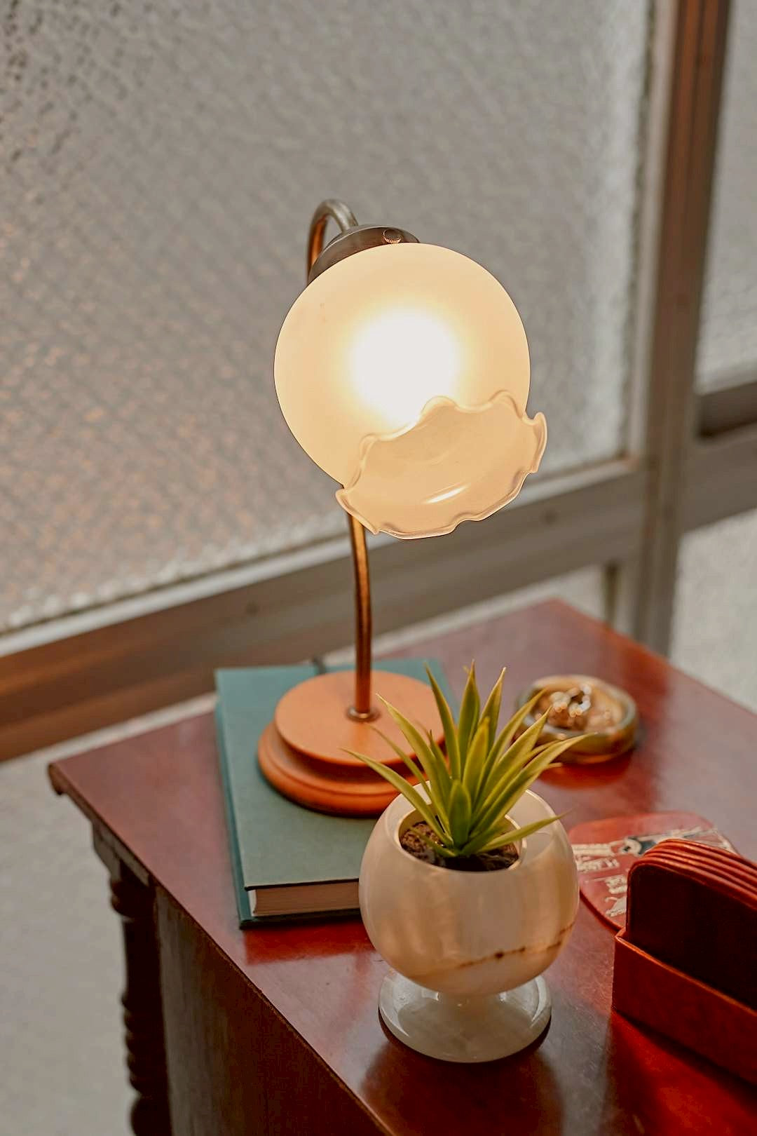 Lily of the valley table lamp