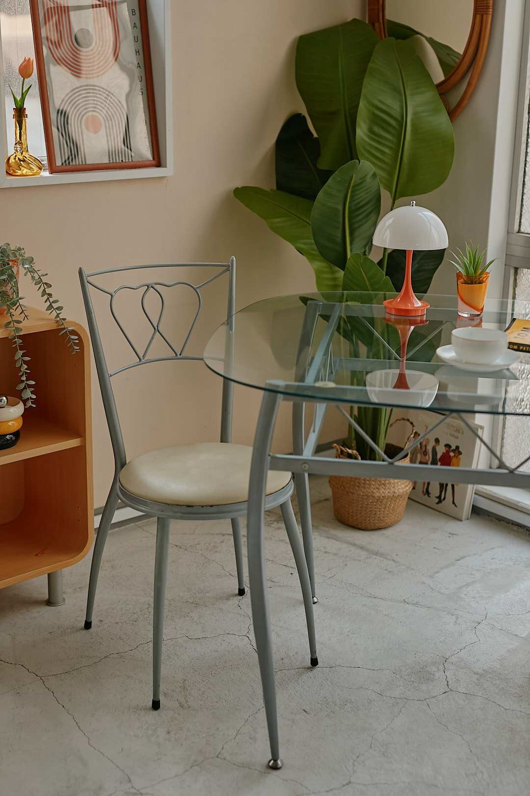 Heart Chair&Oval Glass Table Set