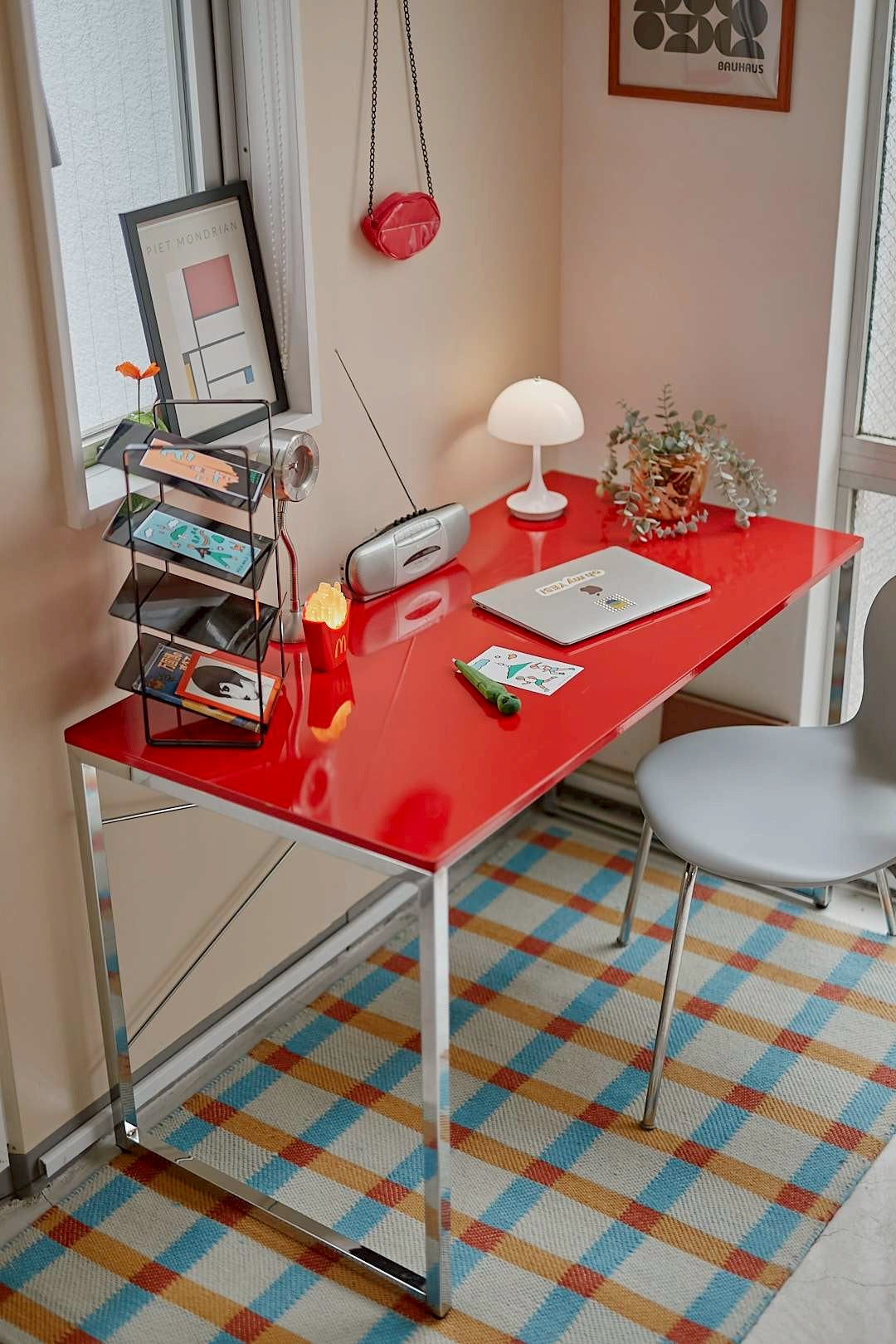 Red work desk