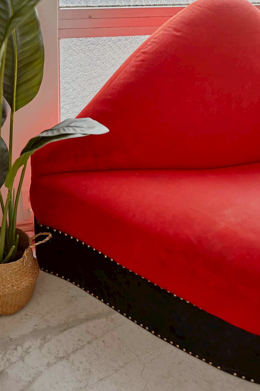 Lip Curve Sofa
