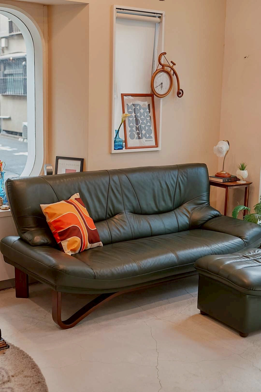 Leather Lounge Sofa & Ottoman